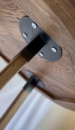 Круглый обеденный стол из массива дуба — изображение 3